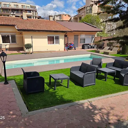 Family Kedara Отель Бургас