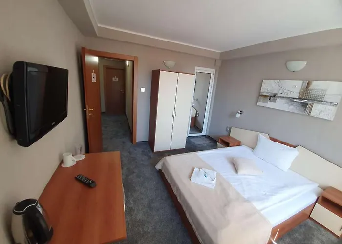 Family Kedara Хотел 2*