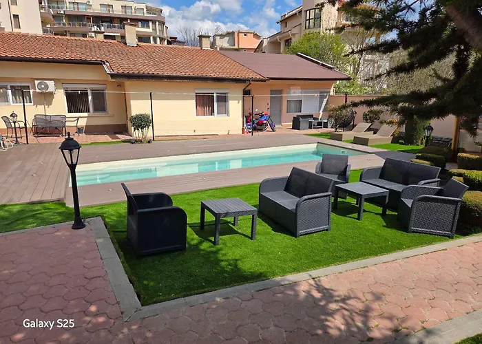 Family Kedara Хотел Бургас