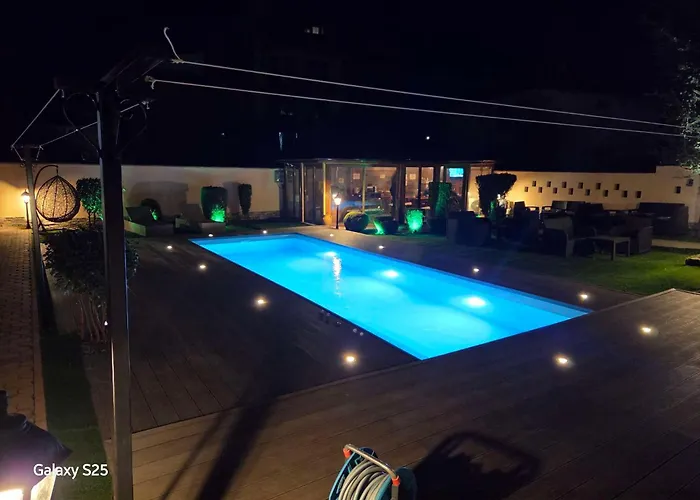 Family Kedara Хотел