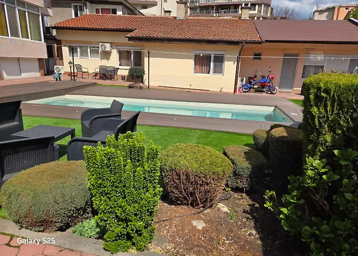 Family Kedara Хотел Бургас