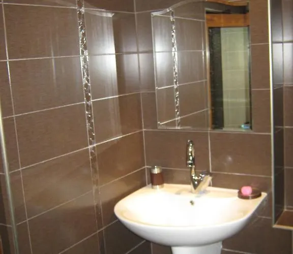 Хотел Family Kedara 2*