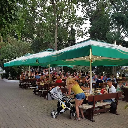 Family Kedara فندق 2*