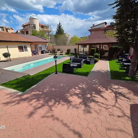 فندق Family Kedara 2*