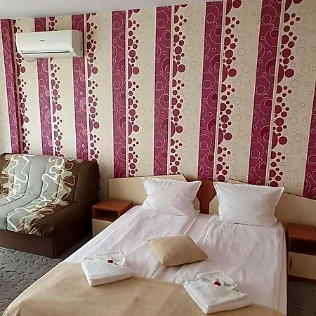 Family Kedara Hotel