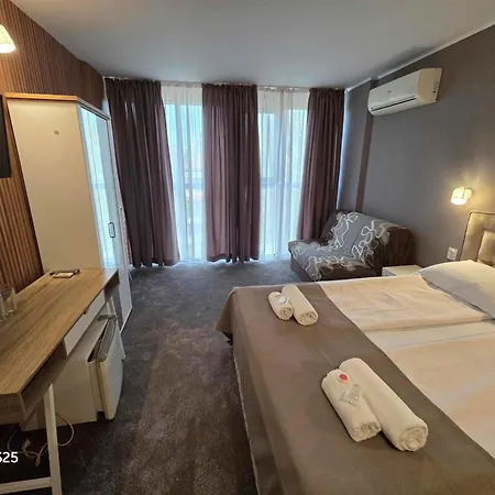Hotel Family Kedara 2*