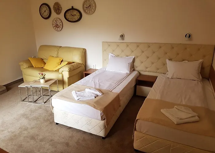 Family Kedara 酒店 2*